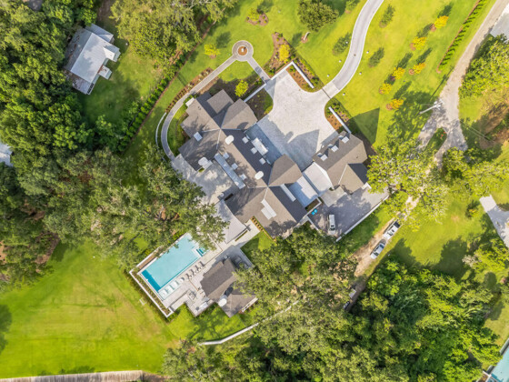 1112 Hellmers Ln, Ocean Springs, MS