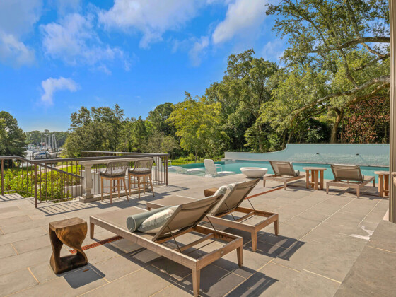 1112 Hellmers Ln, Ocean Springs, MS