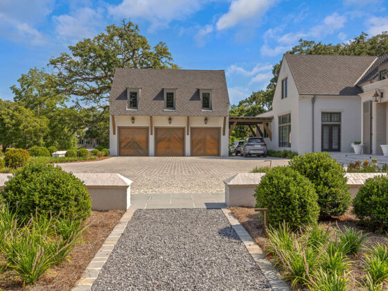 1112 Hellmers Ln, Ocean Springs, MS