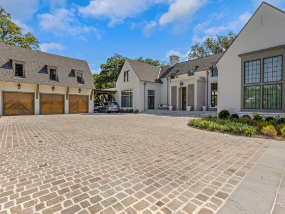 1112 Hellmers Ln, Ocean Springs, MS