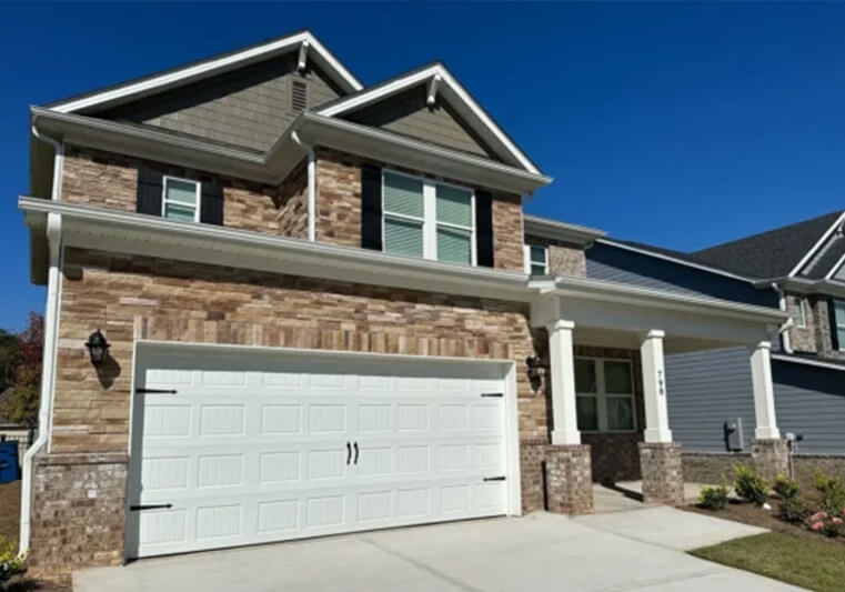 House made of Limestone Creek Brick